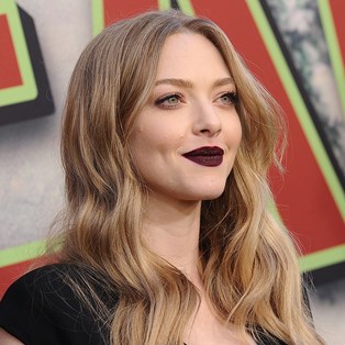 Amanda Seyfried Twin Peaks Premiere lipstick