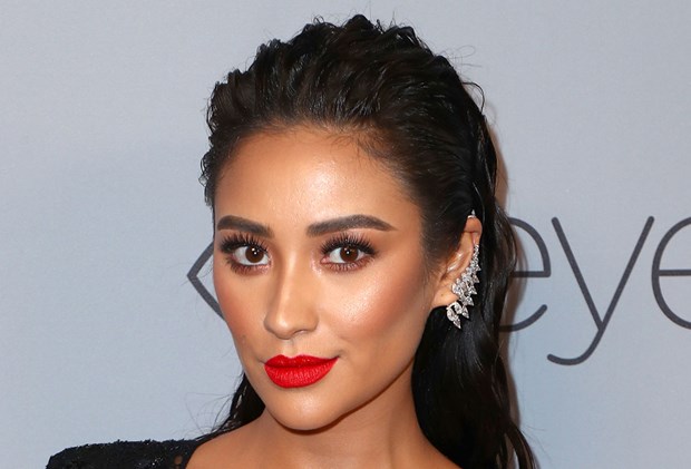 Shay Mitchell red lipstick