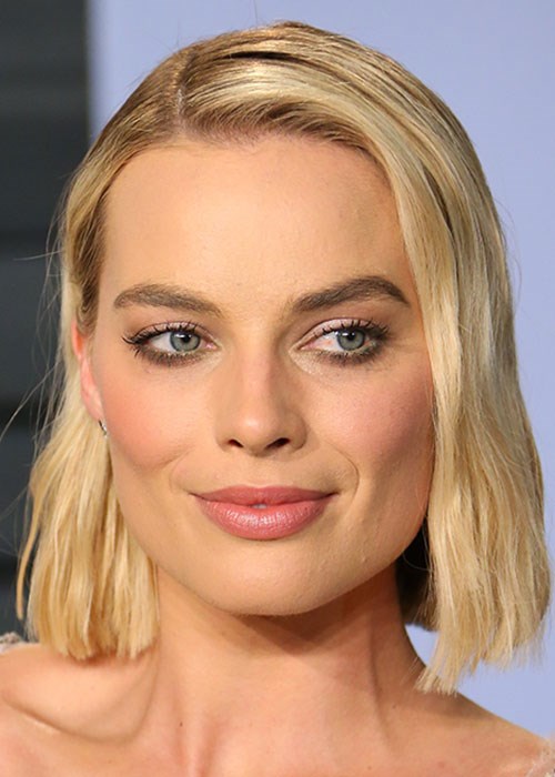 Margot Robbie wore blue mascara
