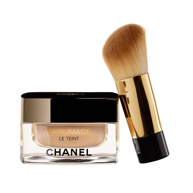 CHANEL Sublimage Le Teint Ultimate Radiance-Generating Cream Foundation