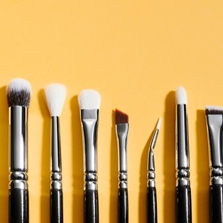 Eye makeup brushes