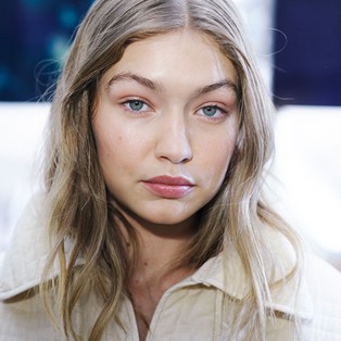 Gigi Hadid no makeup