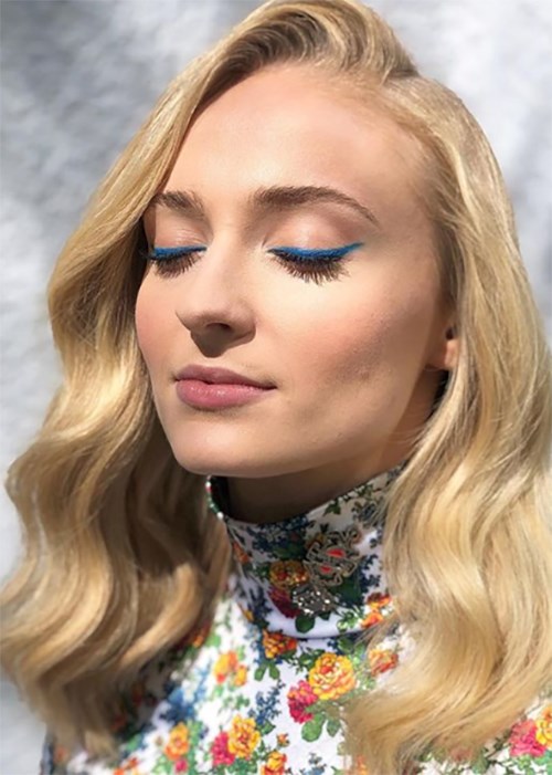The 'Midi Lob' Is The Winter Haircut Everyone Will Be Asking For