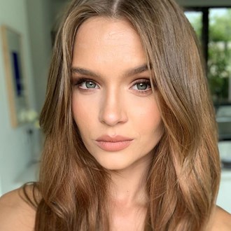 /media/33615/milk-tea-hair-is-the-most-covetable-hue-right-now-s.jpg