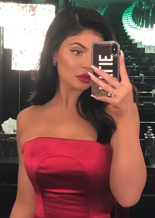 Kylie Jenner’s New Drippy French Manicure