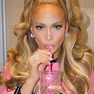 /media/37707/glitter-nail-hack-s.jpg